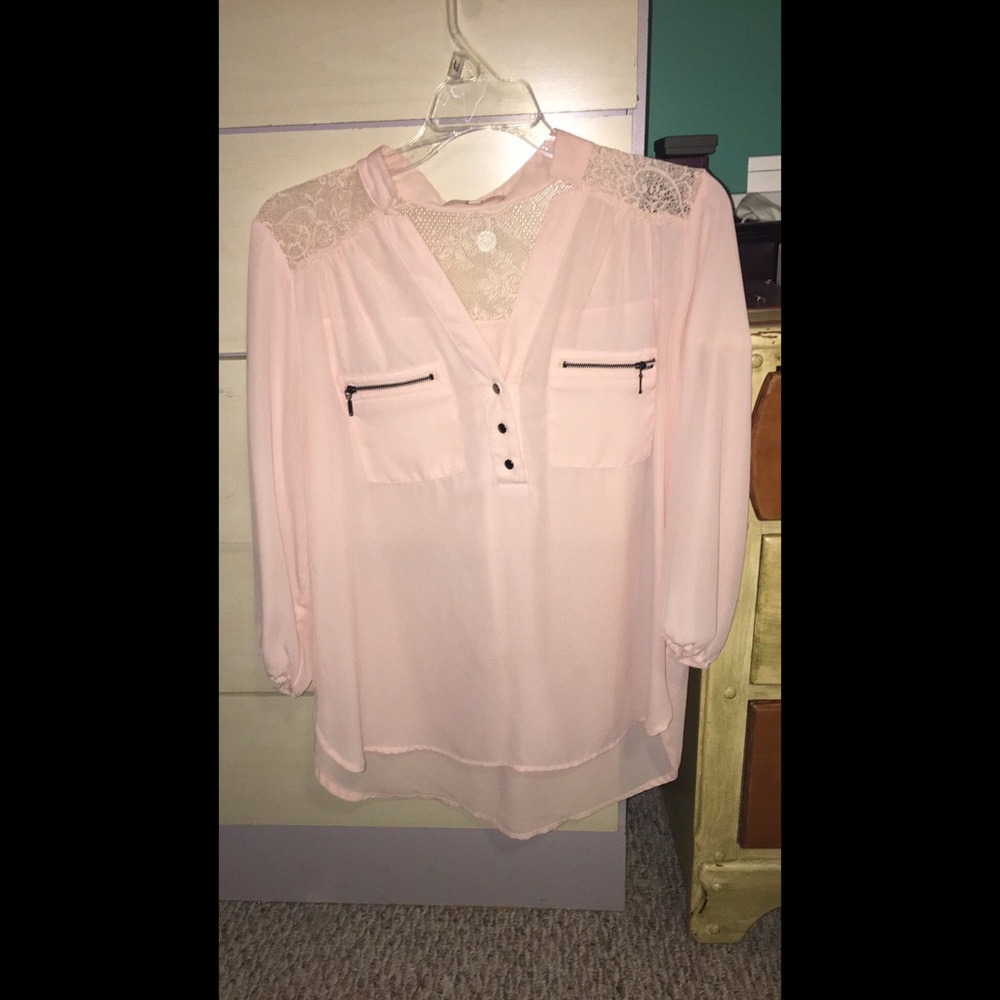 pink top